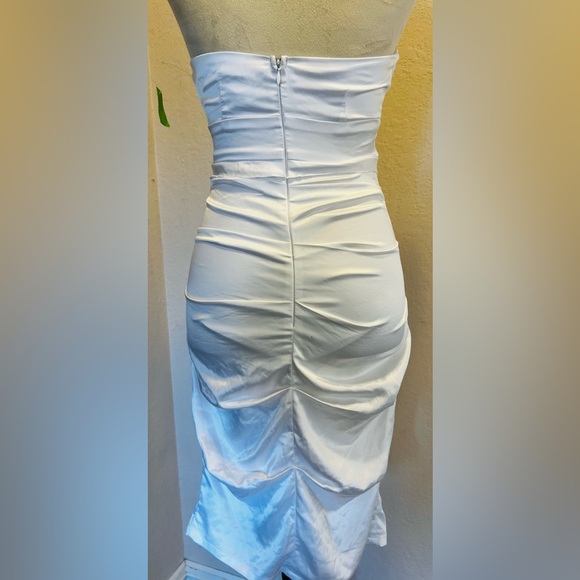 NWT White Satin Strapless Cocktail Dress, size Small - Picture 10 of 10